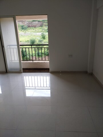 Room in 3 BHK Apartment at Puranik Abitante, Bavdhan – for Sale