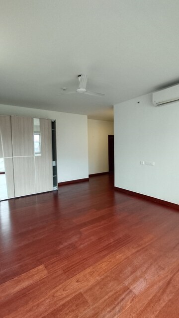 Room in 3 BHK Apartment at Karle Zenith, Hebbal – for Rent