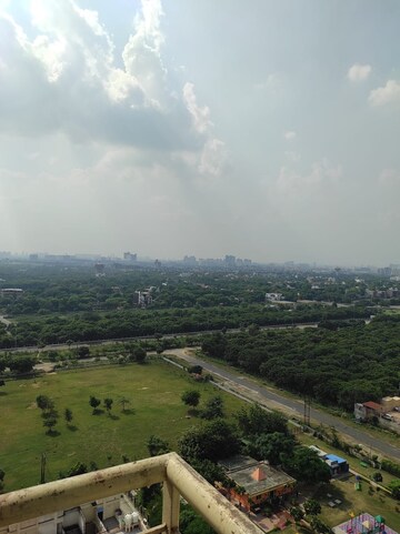 Master Bedroom in 2 BHK Apartment at Supertech Czar Suites, Omicron I Greater Noida – for Rent