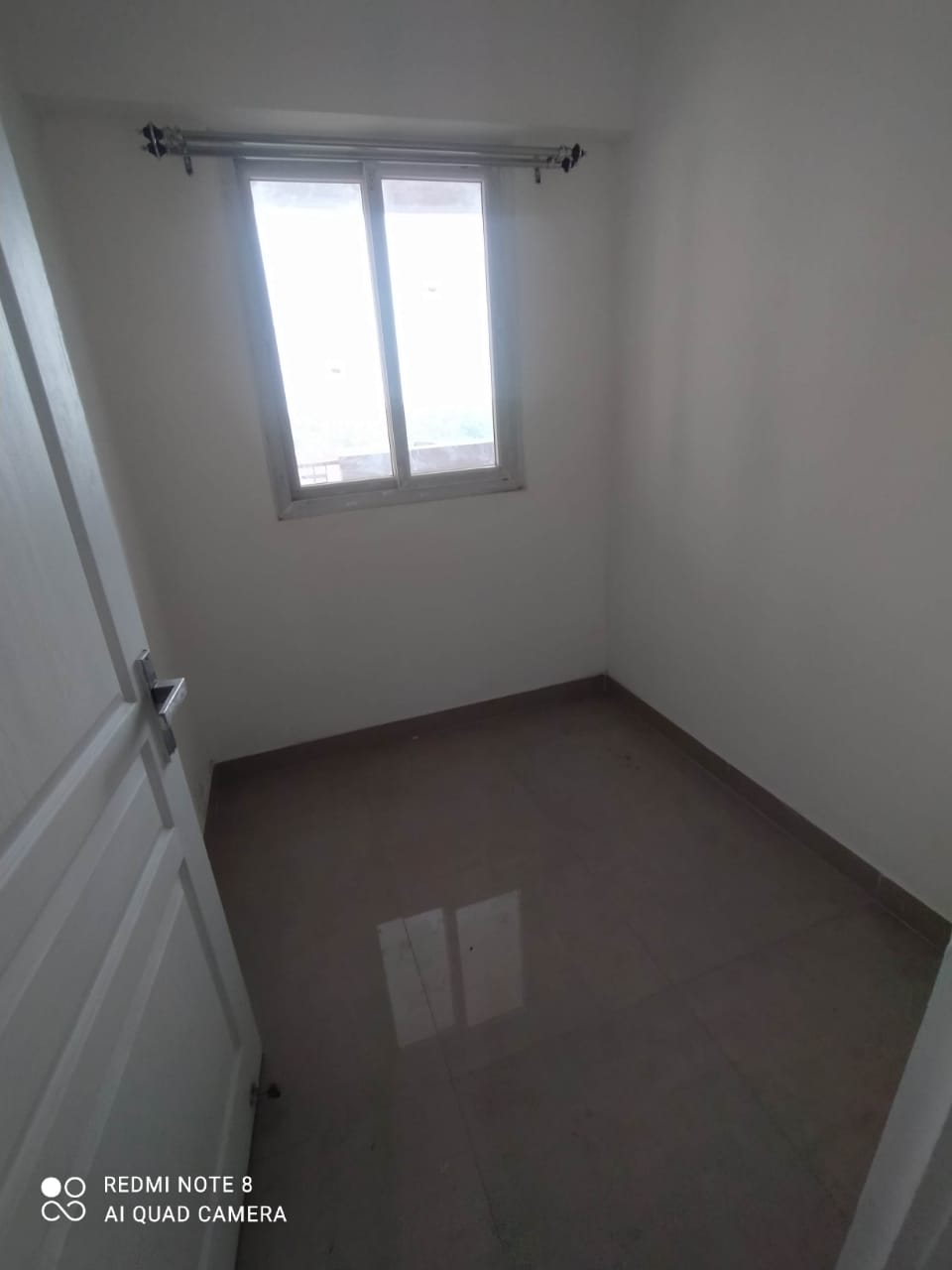 Room in 3.5 BHK Apartment at Migsun Ultimo, Omicron Iii Greater Noida – for Rent