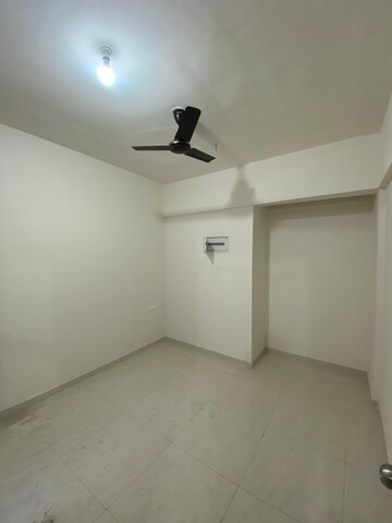 Room in 1 BHK Apartment at Lodha Golden Dream, Dombivli East – for Rent