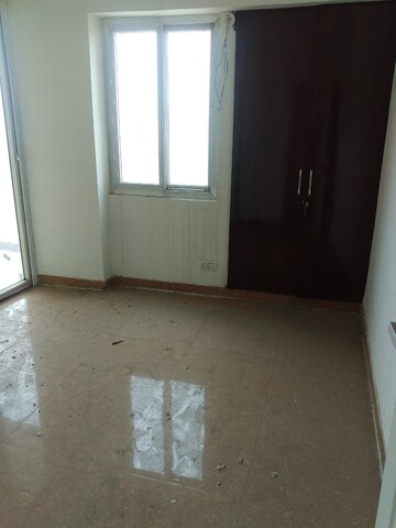 Room in 2 BHK Apartment at Migsun Ultimo, Omicron Iii Greater Noida – for Rent
