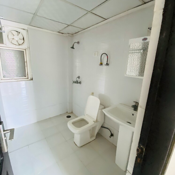 Bathroom, aims-golf-avenue-ii 3 Bedroom 1765 Sq.Ft. Apartment In Sector 75 Noida 8191075
