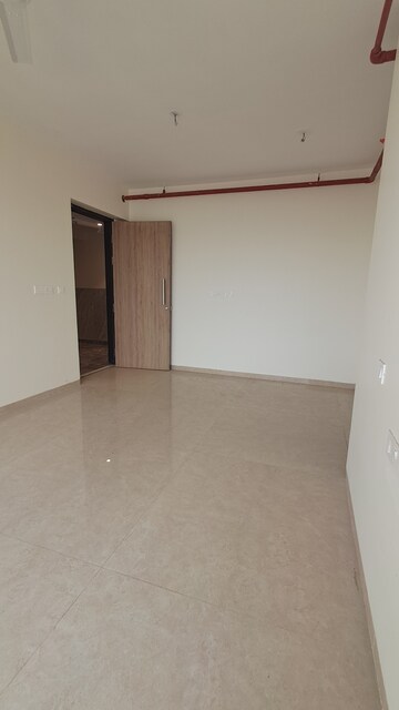 Room in 2 BHK Apartment at Dosti Eastern Bay, Wadala – for Rent