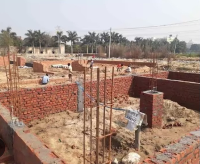 Plot For Sale in Kasna Industrial Area