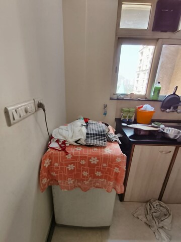 Bedroom in 2 BHK Apartment at Hiranandani Meadows, Manpada – for Rent