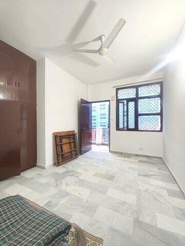 Room in 1 BHK Builder Floor at Saket – for Rent