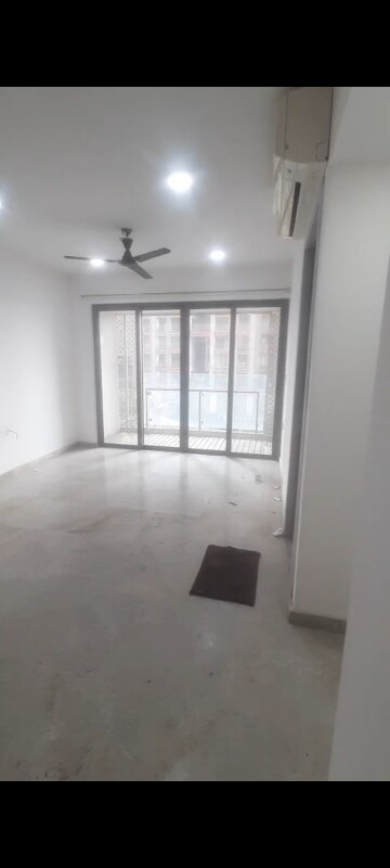 Room in 2 BHK Apartment at Lodha New Cuffe Parade, Wadala – for Rent
