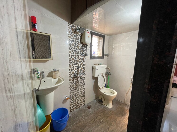 Bathroom, raj-umang-2 3 Bedroom 960 Sq.Ft. Apartment In Dahisar East Mumbai 8191240