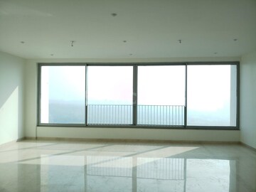 Room in 3 BHK Apartment at Oberoi Sky City, Borivali East – for Rent