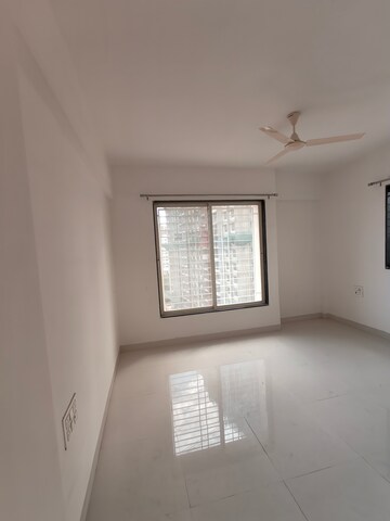 Room in 2 BHK Apartment at Shree Tirupati Maple Tower, Kondhwa – for Rent