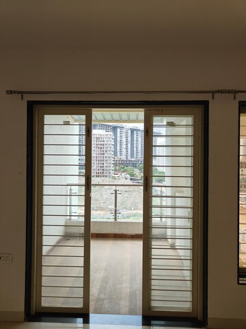 Room in 2 BHK Apartment at Shree Tirupati Maple Tower, Kondhwa – for Rent
