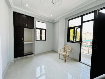 Room in 2 BHK Builder Floor at Saket – for Rent