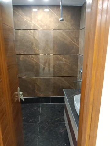 Bathroom in 3 BHK Builder Floor at Sector 30 – for Rent
