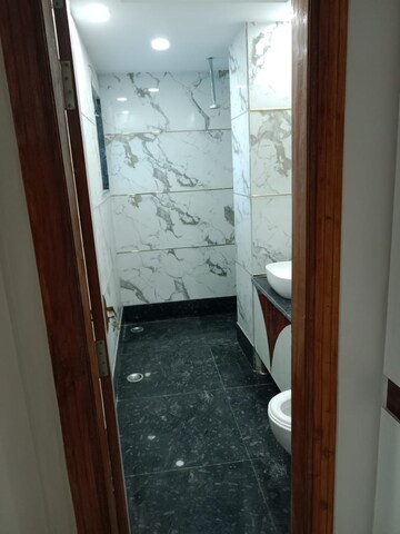 Bathroom in 3 BHK Builder Floor at Sector 30 – for Rent