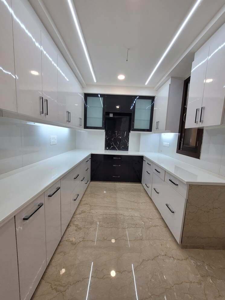 Kitchen, vivek vihar phase 1 4 Bedroom 2250 Sq.Ft. Builder Floor In Vivek Vihar Phase 1 Delhi 8191266