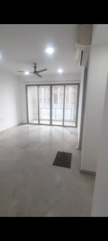 Room in 2 BHK Apartment at Lodha New Cuffe Parade, Wadala – for Rent