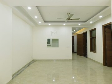 Room in 3 BHK Builder Floor at Saket – for Rent