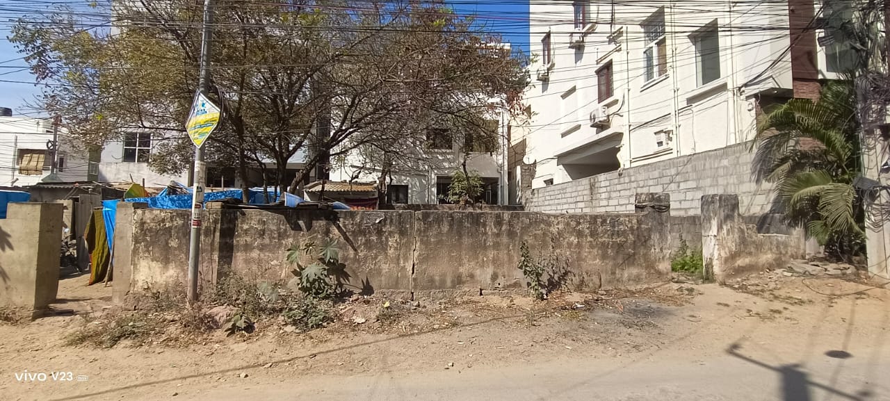 Plot For Sale in Manikonda