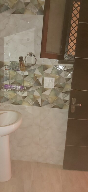 Bathroom in 2 BHK Builder Floor at Ardee City, Sector 52 – for Rent