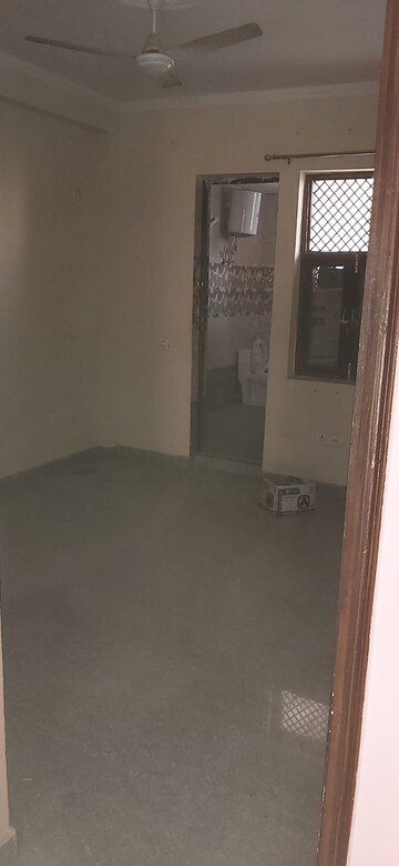 Room in 2 BHK Builder Floor at Ardee City, Sector 52 – for Rent