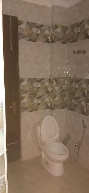 Bathroom in 2 BHK Builder Floor at Ardee City, Sector 52 – for Rent