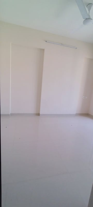 Room in 2 BHK Apartment at Unique Ivana, Mira Road – for Rent