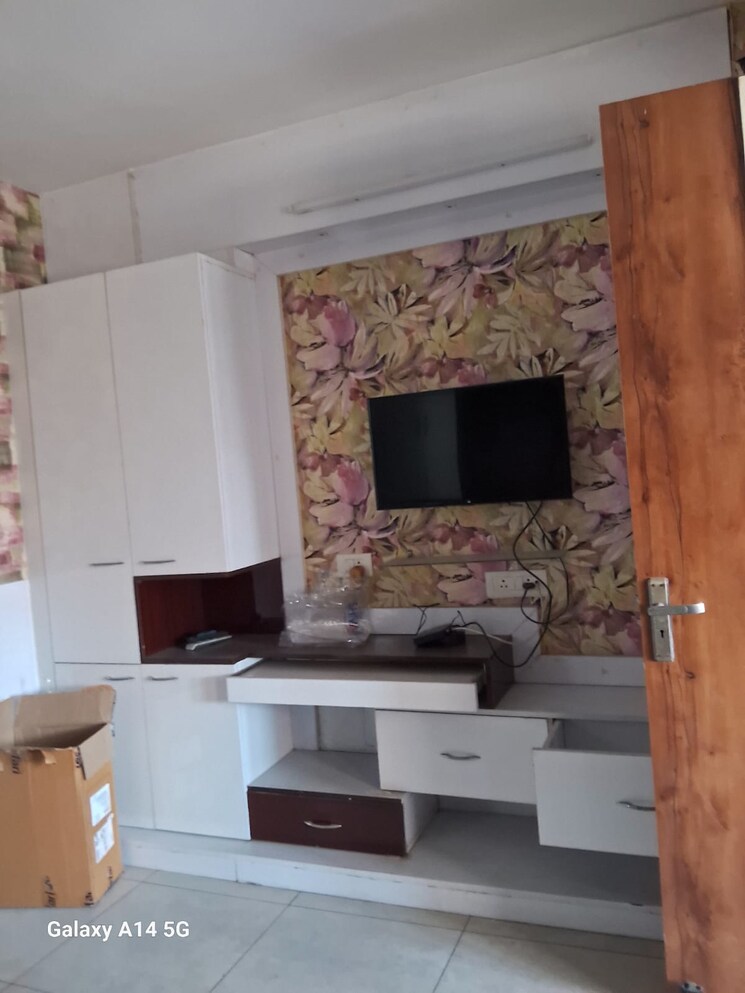 Kitchen, motiaz-royal-citi 3 Bedroom 1910 Sq.Ft. Apartment In Ambala Highway Zirakpur 8191482