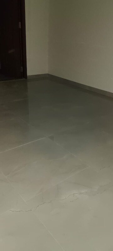 Room in 2 BHK Apartment at Sheth Irene, Malad West – for Rent
