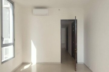 Room in 3 BHK Apartment at Piramal Vaikunth, Balkum Pada – for Sale