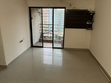 Room in 1.5 BHK Apartment at Sadguru Complex, Mira Road – for Rent