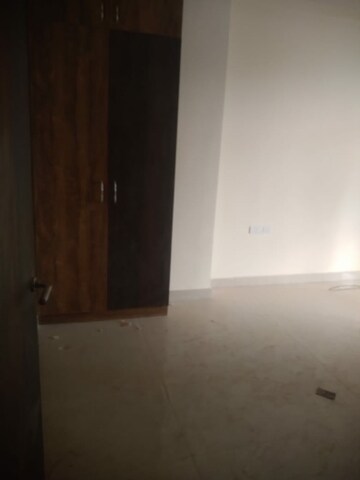 Room in 2.5 BHK Builder Floor at Sector 28 – for Rent