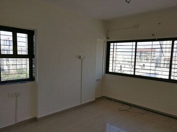 Bedroom in 2 BHK Apartment at Kalinga Apartment, Mulund West – for Rent