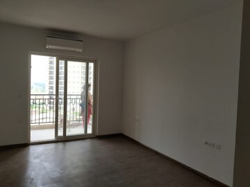 Room in 2 BHK Apartment at Tata La Vida, Sector 113 – for Rent