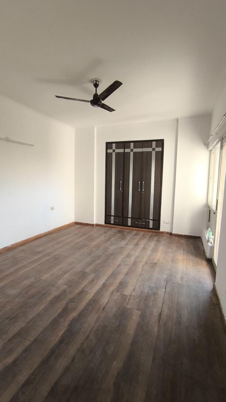 Room, purvanchal-royal-city 3 Bedroom 1735 Sq.Ft. Apartment In Chi V Greater Noida Greater Noida 8191517