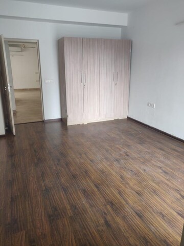 Room in 3 BHK Apartment at DLF Woodland Heights, Jigani – for Rent