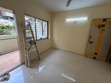 Room in 2 BHK Apartment at Spring Glory Co-Operative Society, Kharadi – for Rent