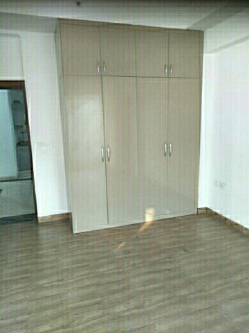 Room in 3.5 BHK Apartment at Supertech ORB, Sector 74 – for Rent