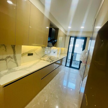 Team Area in 4 BHK Builder Floor at Unitech Singleton Floors South City, South City 2 – for Sale