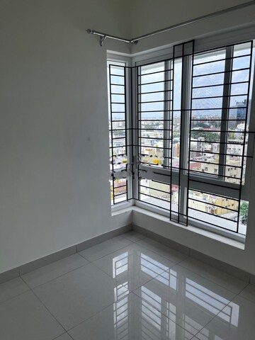 Room in 3 BHK Apartment at Kolte Patil Beryl, Kharadi – for Rent
