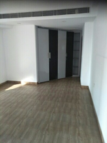 Room in 3.5 BHK Apartment at Supertech ORB, Sector 74 – for Rent