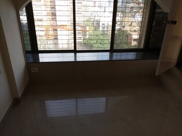 Room in 4 BHK Apartment at Duplex Heights, Andheri West – for Sale