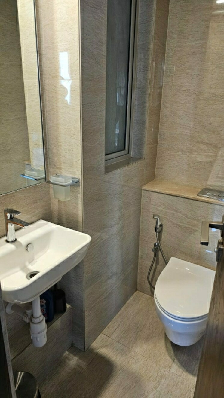 Bathroom, hiranandani-regent-hill 1 Bedroom 625 Sq.Ft. Apartment In Powai Mumbai 8191625