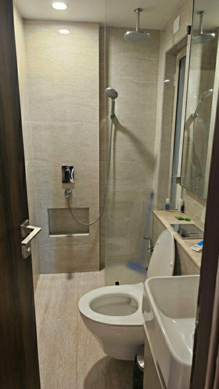 Bathroom, hiranandani-regent-hill 1 Bedroom 625 Sq.Ft. Apartment In Powai Mumbai 8191625