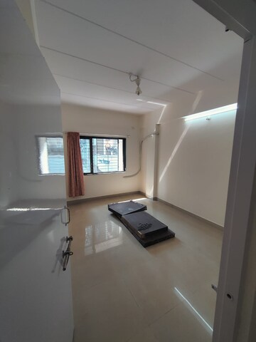 Room in 2 BHK Apartment at Lakeshore Heights, Powai – for Rent