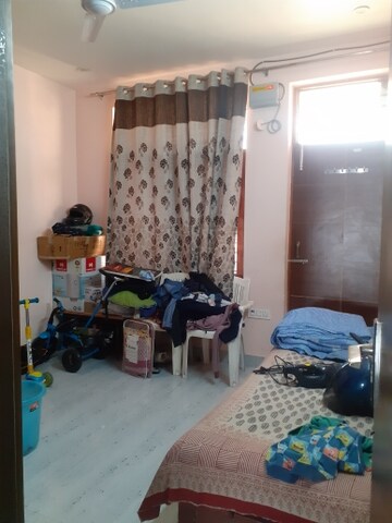 Living Room in 3.5 BHK Builder Floor at Sector 28 – for Rent
