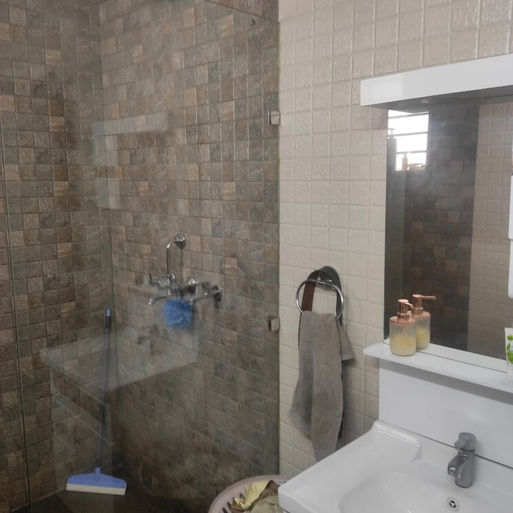 Bathroom, sector 85 5 Bedroom 200 Sq.Yd. Independent House In Sector 85 Mohali 8191701