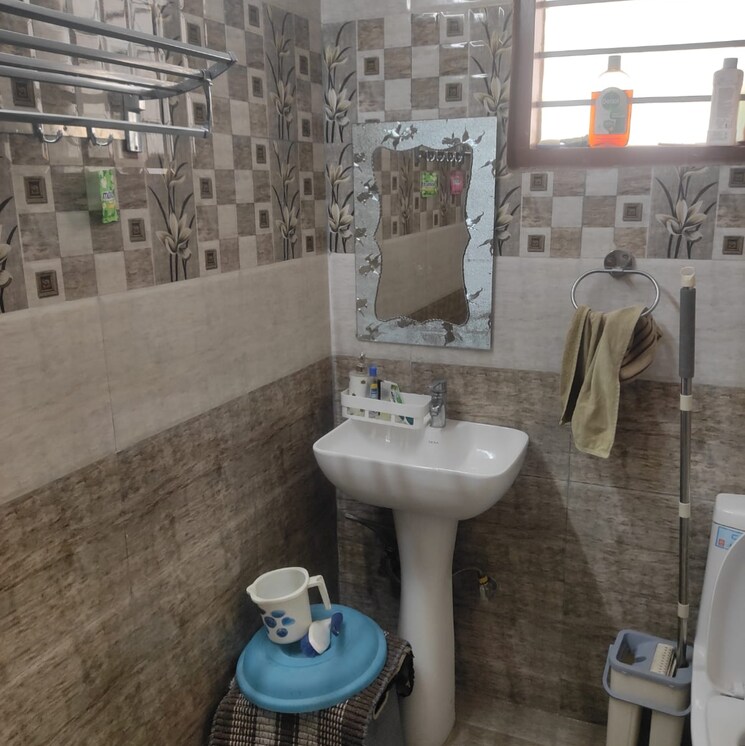 Bathroom, sector 85 5 Bedroom 200 Sq.Yd. Independent House In Sector 85 Mohali 8191701