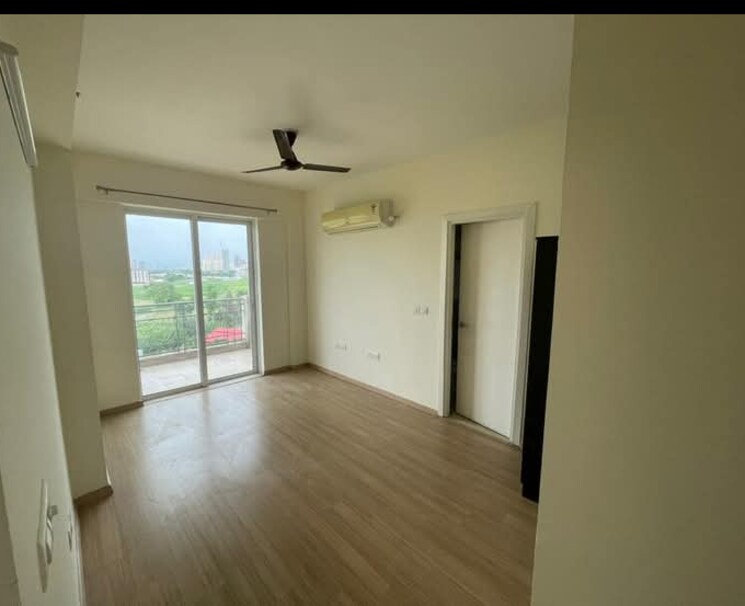 Room, dlf-regal-gardens 3 Bedroom 1744 Sq.Ft. Apartment In Sector 90 Gurgaon 8191706