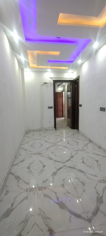 Furnished Amenities in 2 BHK Builder Floor at Uttam Nagar – for Rent